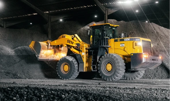 Mining site with machinery